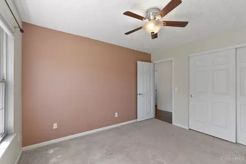 Bedroom - 7177 Welbeck Dr, Hamilton Township, OH 45039 photo 4 of 11