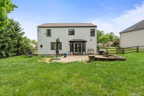 Exterior - 7177 Welbeck Dr, Hamilton Township, OH 45039 photo 6 of 8