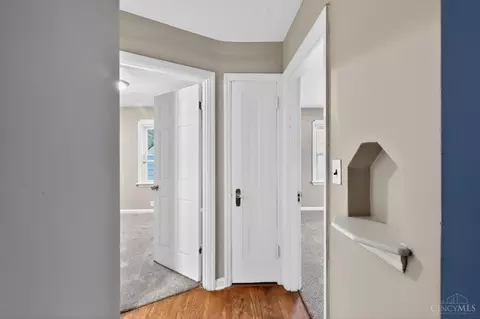 Entry Way - 1866 Ashbrook Dr, Cincinnati, OH 45238 photo 1 of 3