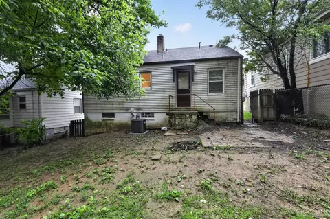Exterior - 1866 Ashbrook Dr, Cincinnati, OH 45238 photo 2 of 5