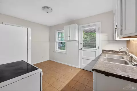 Kitchen - 1866 Ashbrook Dr, Cincinnati, OH 45238 photo 1 of 3