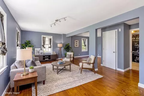 Living - 2488 Kipling Ave, Cincinnati, OH 45239 photo 1 of 4