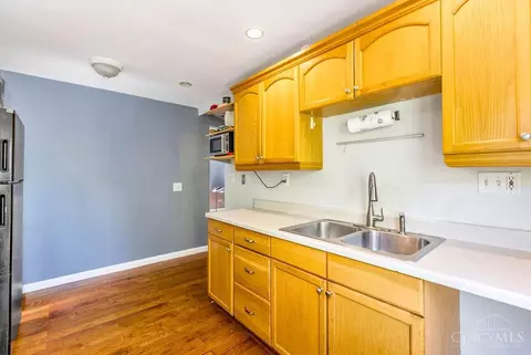 Kitchen - 2488 Kipling Ave, Cincinnati, OH 45239 photo 3 of 3