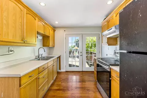 Kitchen - 2488 Kipling Ave, Cincinnati, OH 45239 photo 2 of 3