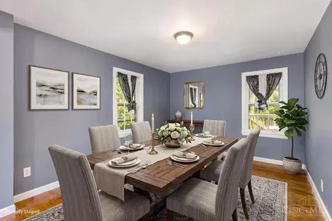 Dining - 2488 Kipling Ave, Cincinnati, OH 45239 photo 1 of 1