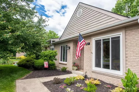 Exterior - 8196 Rivers Edge Cir, Maineville, OH 45039 photo 3 of 9