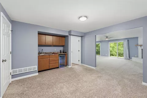 Living - 8196 Rivers Edge Cir, Maineville, OH 45039 photo 5 of 8