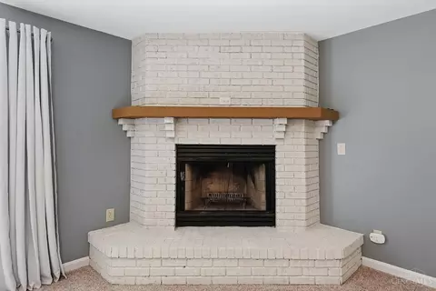 Living - 8196 Rivers Edge Cir, Maineville, OH 45039 photo 7 of 8
