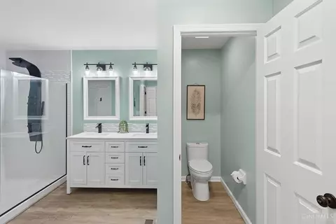Bath - 8196 Rivers Edge Cir, Maineville, OH 45039 photo 3 of 8