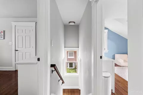 Entry Way - 191 Sturgis Ave, Cincinnati, OH 45217 photo 4 of 5