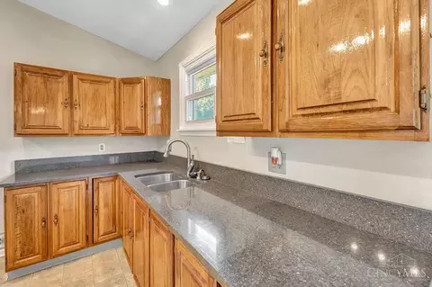 Kitchen - 1210 Dixie Ct, Lincoln Heights, OH 45215 photo 2 of 6