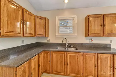 Kitchen - 1210 Dixie Ct, Lincoln Heights, OH 45215 photo 4 of 6