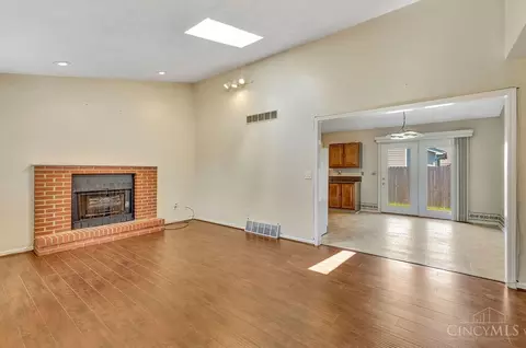 Living - 1210 Dixie Ct, Lincoln Heights, OH 45215 photo 2 of 4