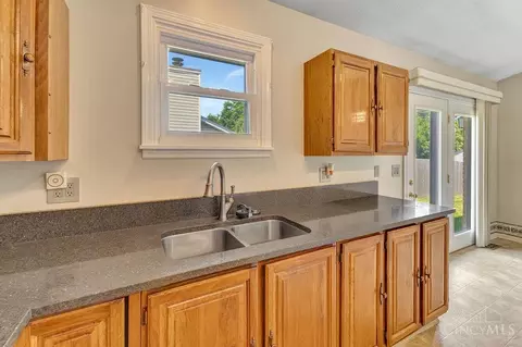Kitchen - 1210 Dixie Ct, Lincoln Heights, OH 45215 photo 5 of 6