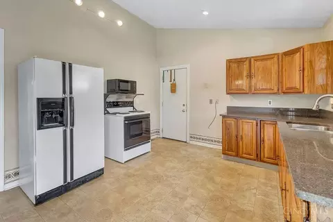 Kitchen - 1210 Dixie Ct, Lincoln Heights, OH 45215 photo 6 of 6