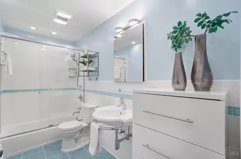 Bath - 1015 St Gregory St, Cincinnati, OH 45202 photo 1 of 4
