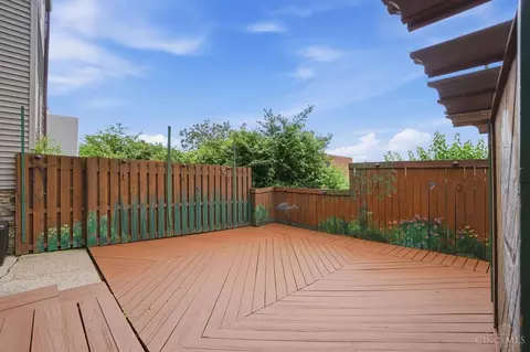 Exterior - 1015 St Gregory St, Cincinnati, OH 45202 photo 6 of 8