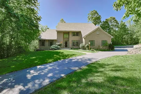 7587 Lake Water Dr, Montgomery, OH 45242