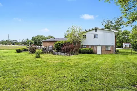 Exterior - 5884 Troy Rd, Springfield, OH 45502 photo 7 of 9