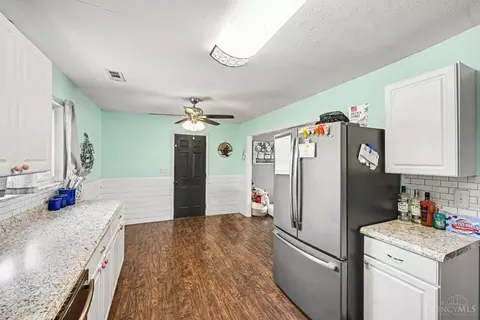 Kitchen - 5884 Troy Rd, Springfield, OH 45502 photo 4 of 4