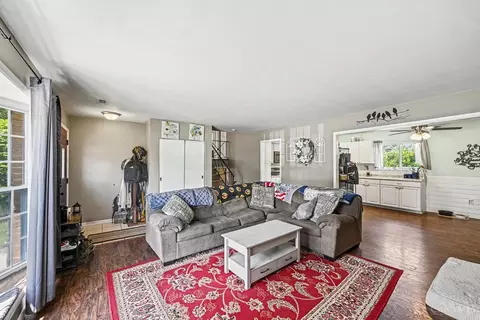 Living - 5884 Troy Rd, Springfield, OH 45502 photo 2 of 4