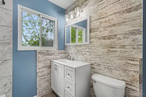 Bath - 5884 Troy Rd, Springfield, OH 45502 photo 1 of 2