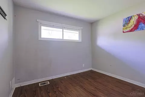 Bedroom - 8793 Balboa Dr, Cincinnati, OH 45231 photo 3 of 6