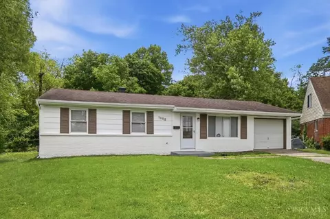 1855 Bluehill Dr, Cincinnati, OH 45240 photo 2