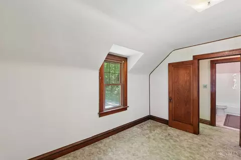 Bedroom - 5636 River Rd, Cincinnati, OH 45233 photo 1 of 10