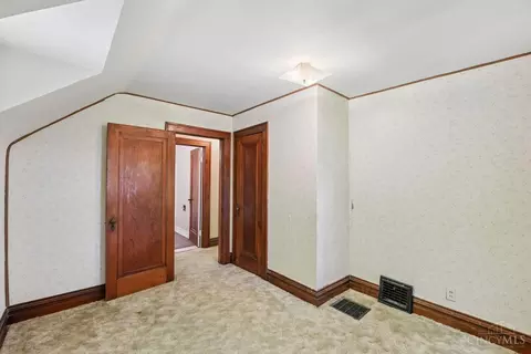 Bedroom - 5636 River Rd, Cincinnati, OH 45233 photo 2 of 10