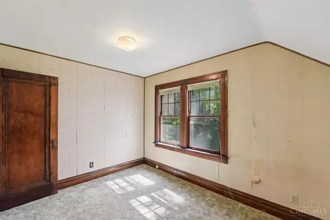 Bedroom - 5636 River Rd, Cincinnati, OH 45233 photo 10 of 10
