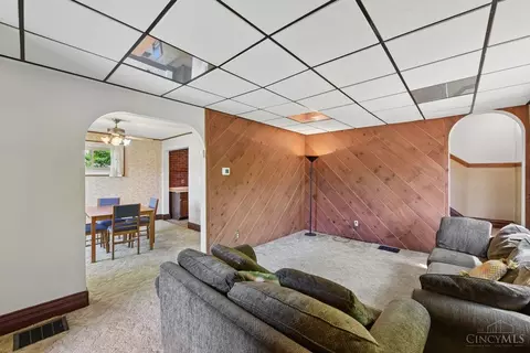 Living - 5636 River Rd, Cincinnati, OH 45233 photo 1 of 2