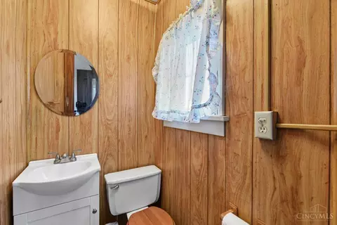 Bath - 5636 River Rd, Cincinnati, OH 45233 photo 3 of 3