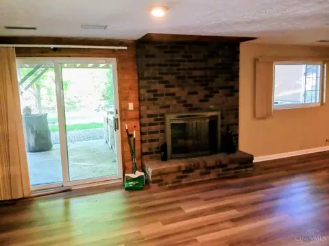 Living - 2751 Westbrook Dr, Cincinnati, OH 45211 photo 4 of 4