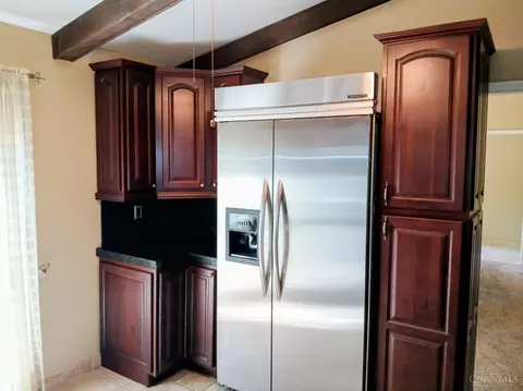 Kitchen - 2751 Westbrook Dr, Cincinnati, OH 45211 photo 2 of 4