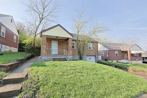 221 Mechanic St, Reading, OH 45215 photo 4