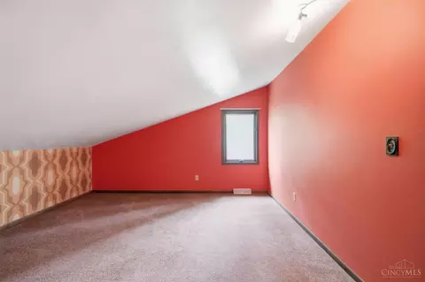 Bedroom - 2056 Persimmon Ct, Cincinnati, OH 45231 photo 11 of 13