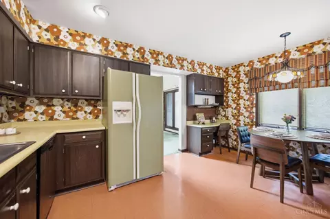 Kitchen - 2056 Persimmon Ct, Cincinnati, OH 45231 photo 5 of 6
