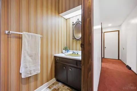 Entry Way - 2056 Persimmon Ct, Cincinnati, OH 45231 photo 7 of 7