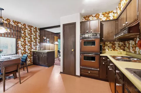 Kitchen - 2056 Persimmon Ct, Cincinnati, OH 45231 photo 6 of 6