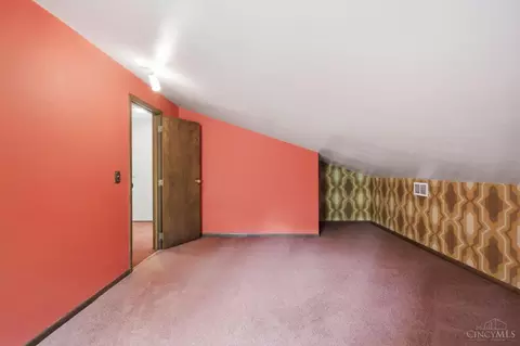 Bedroom - 2056 Persimmon Ct, Cincinnati, OH 45231 photo 12 of 13