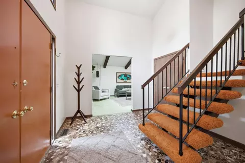Entry Way - 2056 Persimmon Ct, Cincinnati, OH 45231 photo 5 of 7