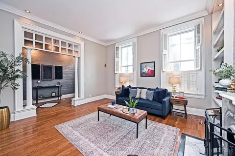 Living - 1120 Fuller St, Cincinnati, OH 45202 photo 3 of 8