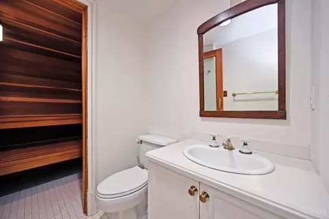 Bath - 1120 Fuller St, Cincinnati, OH 45202 photo 8 of 9