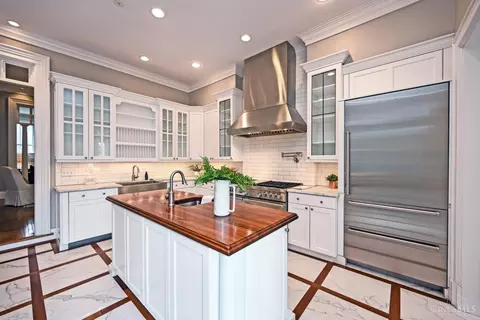 Kitchen - 1120 Fuller St, Cincinnati, OH 45202 photo 2 of 10
