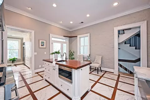Kitchen - 1120 Fuller St, Cincinnati, OH 45202 photo 6 of 10