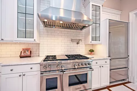 Kitchen - 1120 Fuller St, Cincinnati, OH 45202 photo 5 of 10