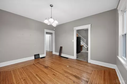 Dining - 4101 Homer Ave, Cincinnati, OH 45227 photo 1 of 2