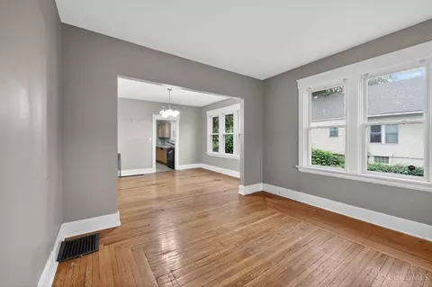 Living - 4101 Homer Ave, Cincinnati, OH 45227 photo 3 of 6