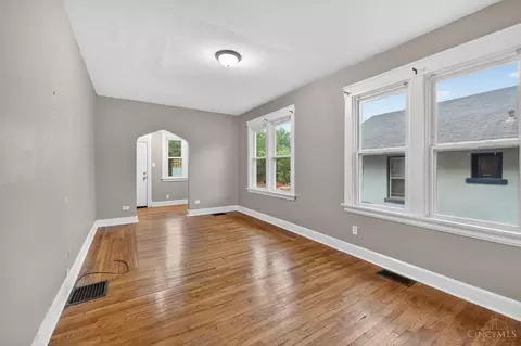 Living - 4101 Homer Ave, Cincinnati, OH 45227 photo 1 of 6